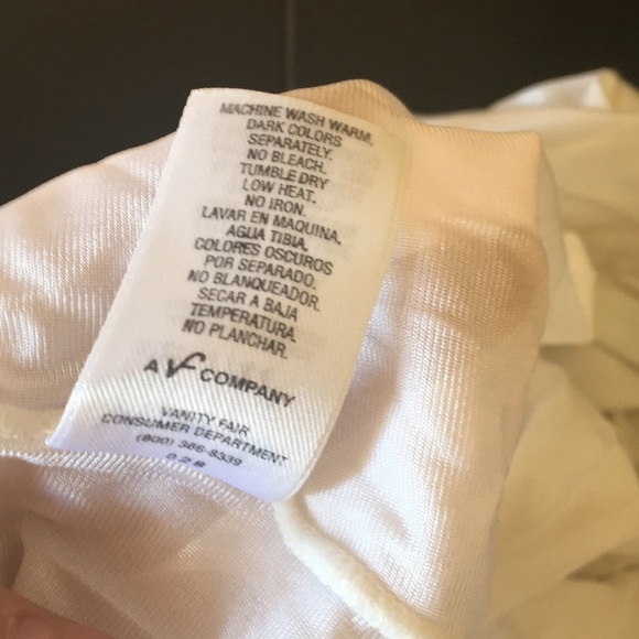 5/$25 Siz 7 vintage nylon full panty. Vanity Fair - Picture 5 of 6